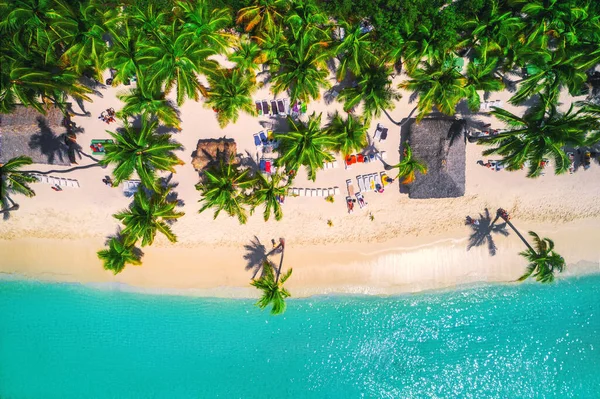 Vista aérea de la playa tropical . — Foto de Stock
