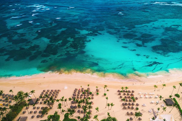 Вид с воздуха на тропический пляж, Доминиканская Республика — стоковое фото