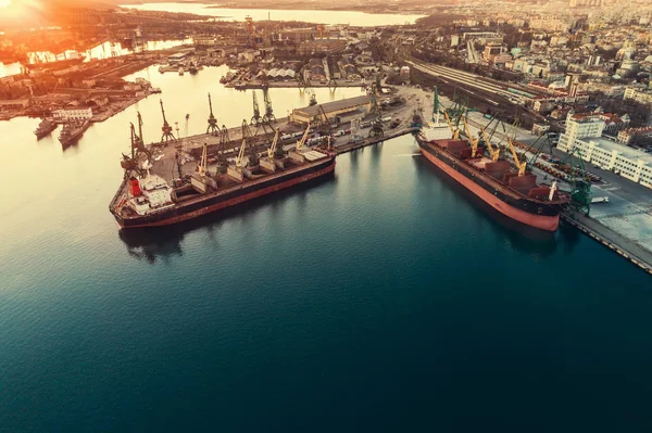 Αεροφωτογραφία του λιμάνι και βιομηχανικό λιμάνι ζώνη στη Βάρνα, Βουλγαρία — Φωτογραφία Αρχείου