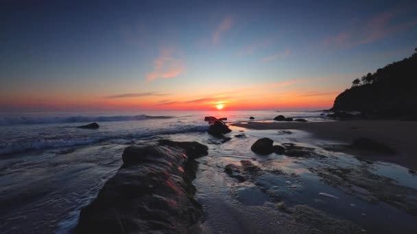 Рассвет Над Морем Пляжем — стоковое видео