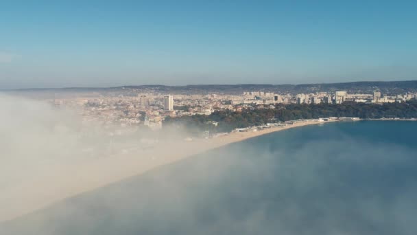Varna Bulgaristan Şehir Manzarası Deniz Şehir Üzerindeki Hava Aracı Görüntüsü — Stok video
