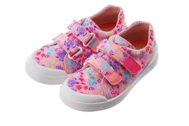 Beyaz arka planda izole edilmiş renkli günlük ayakkabılar. 