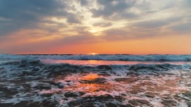 Schöner Sonnenaufgang Und Strand Meer — Stockvideo