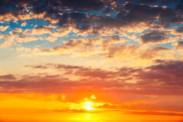 Wolken Lucht Boven Zee Bij Zonsondergang Zonsopkomst — Stockfoto