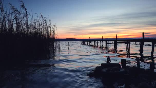 Jetty Madeira Lago Mar Com Reflexo Água Pôr Sol — Vídeo de Stock