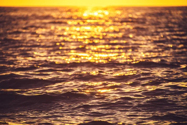 Západ Slunce Oceán Vlnky Vlny Jako Vodní Textury Pozadí — Stock fotografie