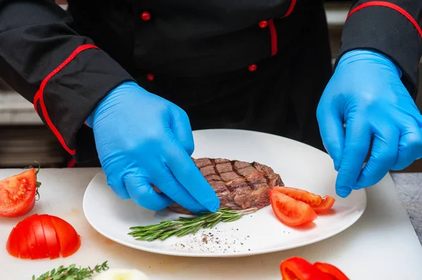 Набір шеф-кухаря смажене м'ясо — стокове фото