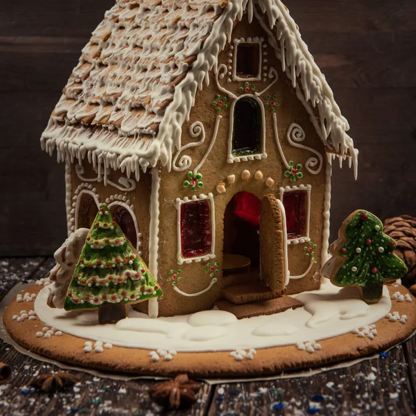 Homemade gingerbread house — Stock Photo, Image