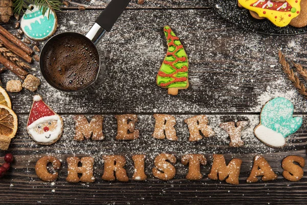 Pães de gengibre e café para novos anos ou Natal — Fotografia de Stock