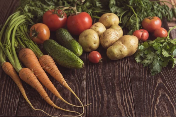 Produtos hortícolas crus frescos — Fotografia de Stock