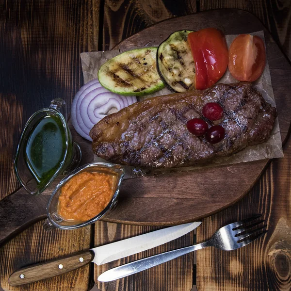 Grilled beef steak — Stock Photo, Image