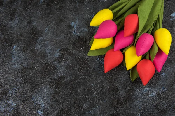 Tulipanes hechos a mano en oscuro — Foto de Stock