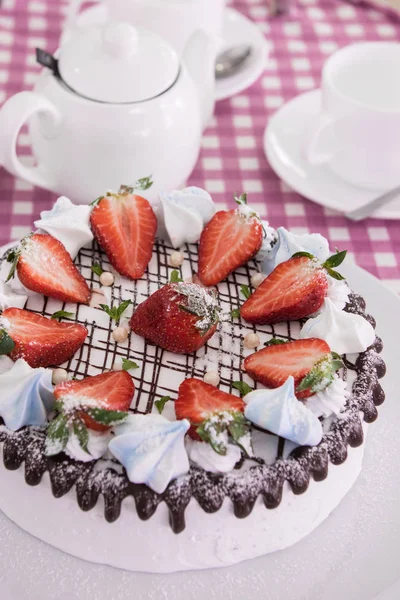 Sabroso pastel de crema de fresa — Foto de Stock