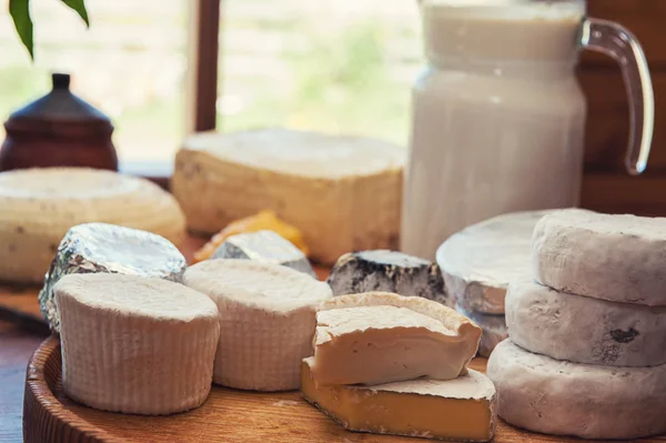 Farklı peynir kümesi — Stok fotoğraf