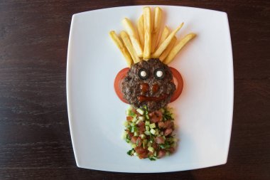 Komik et pirzola yüz