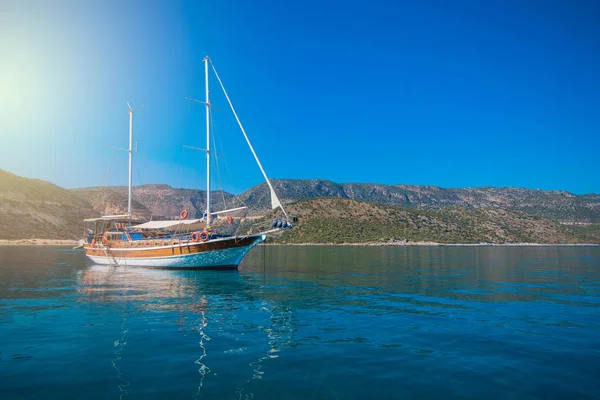 Körfezde yat
