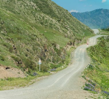 Dağlarda aşırı yol