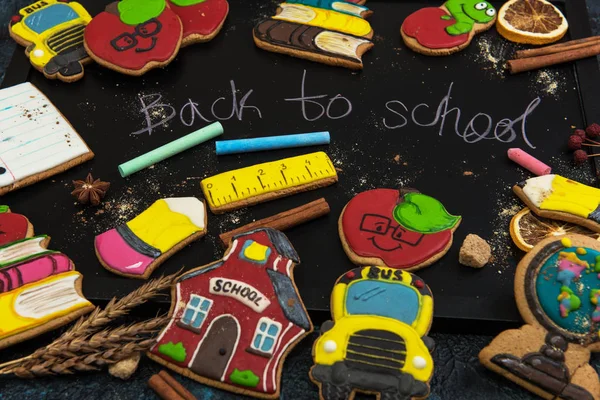 Vissza a gingerbreads iskola — Stock Fotó