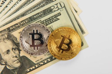 Bitcoin madeni para dolar ile