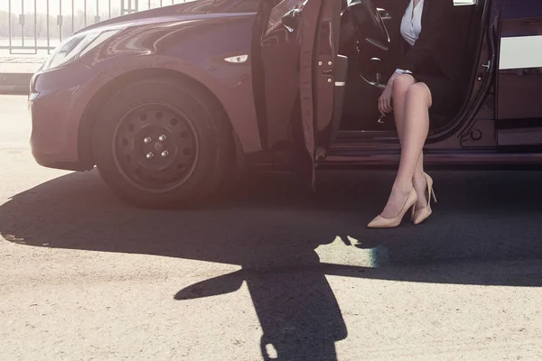 Woman in a car — Stock Photo, Image