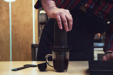 Barista bira aeropress kahve