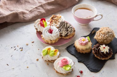 Farklı kek kompozisyon