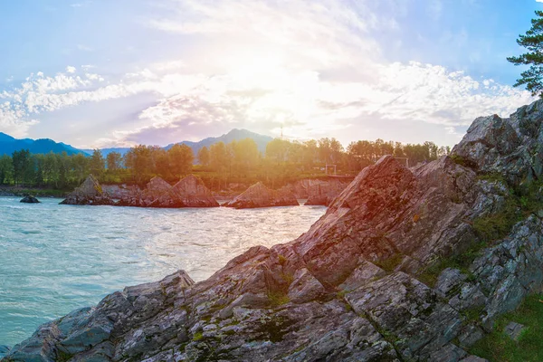 Fiume di montagna veloce Katun — Foto Stock