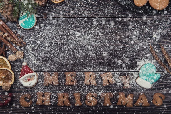 Pães de gengibre e café para novos anos ou Natal — Fotografia de Stock