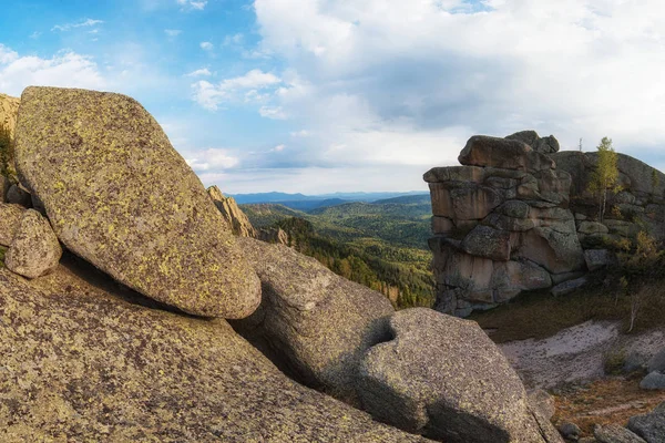 Altay dağlarında görünümünde Güzellik