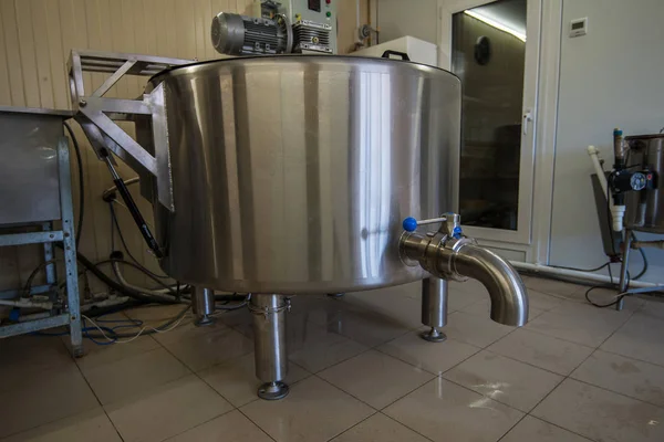 Cheese production at dairy farm — Stock Photo, Image