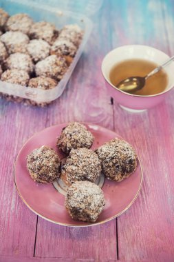 kek renk arka plan üzerinde