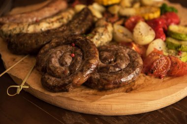 sebzeli ızgara sosis