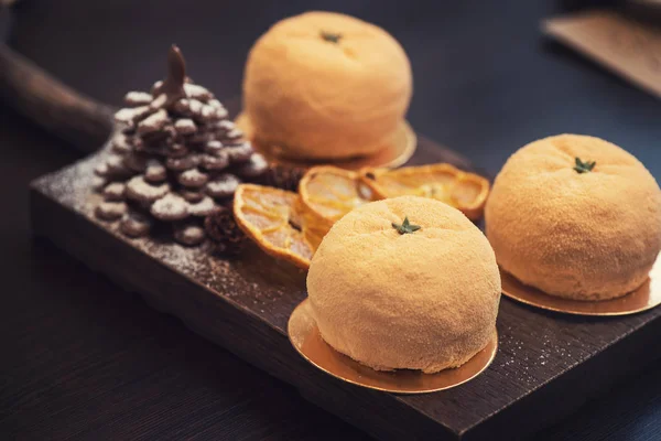 Вкусный десерт на Рождество — стоковое фото