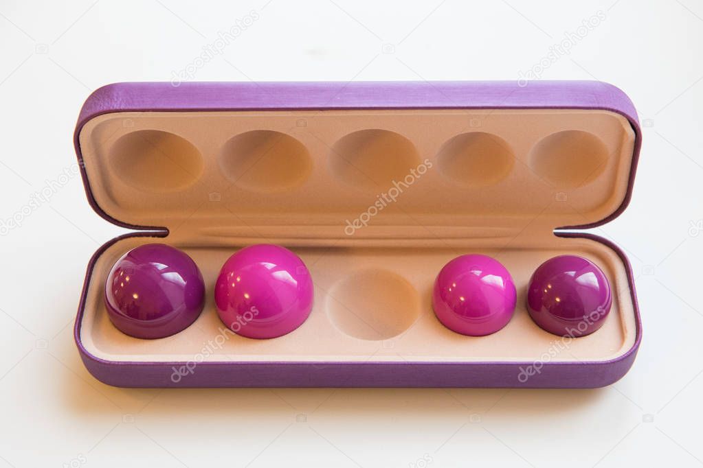 Вагинальные шарики на сцепке Lelo Luna Beads, разноцветные 0305/LEL0305 - LELO - Вагинальные шарики с переменным центром тяжести - Купить