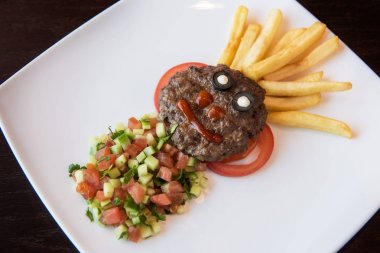 Komik et pirzola yüz