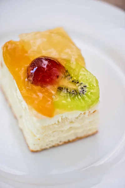 Colorful fruit supcake — Stock Photo, Image