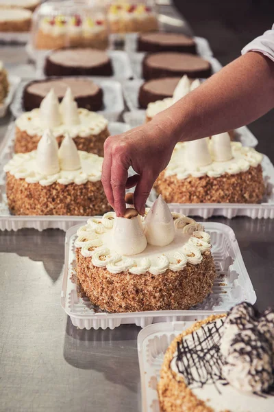 Producción manual de pasteles —  Fotos de Stock