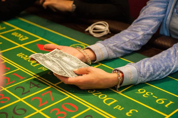 Casino, juegos de azar y entretenimiento concepto — Foto de Stock