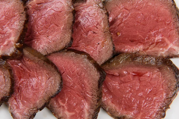 皿の上の肉加工 — ストック写真