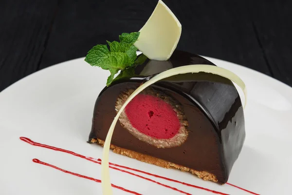 Pyszne ciasto czekoladowe zbliżenie — Zdjęcie stockowe