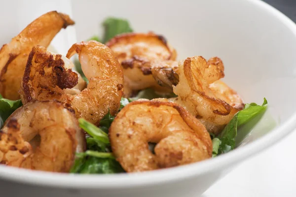 Fried tasty shrimps — Stock Photo, Image