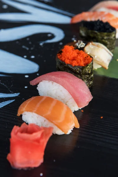 Japanska skaldjur sushi set — Stockfoto