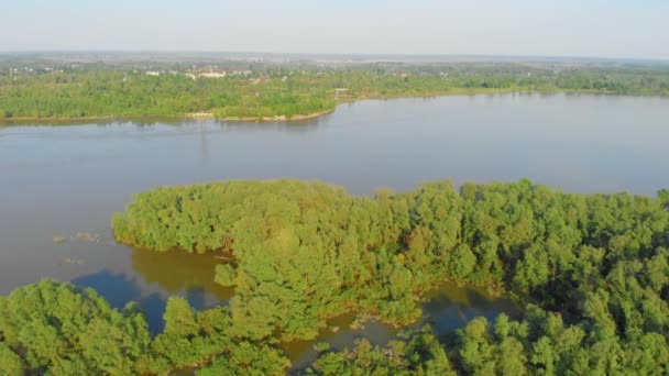 Letecký pohled na řeku Ob — Stock video
