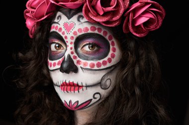 Ölüm kadın yüzü