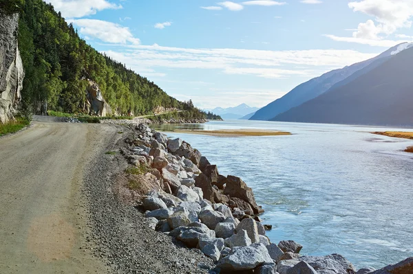 Route dans le paysage de l'Alaska — Photo