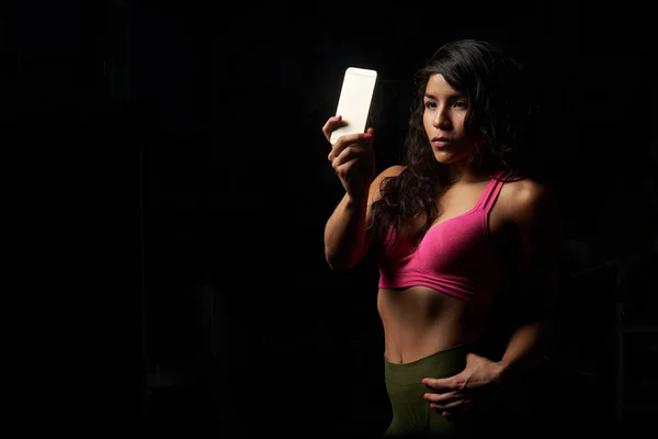 Latina γυναίκα Πάρτε selfie — Φωτογραφία Αρχείου