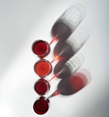 dört ayaklı büyük kadehler