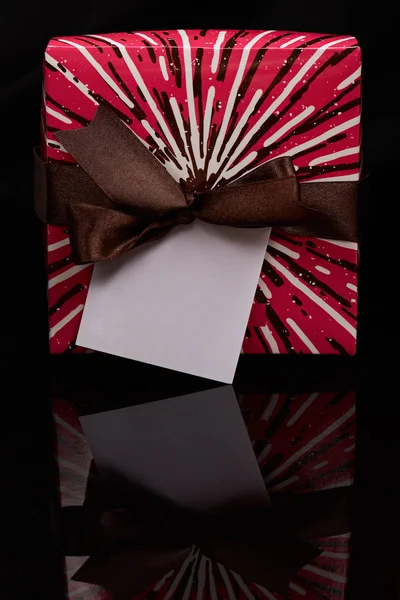 Fyrkantig färgglada presentbox — Stockfoto