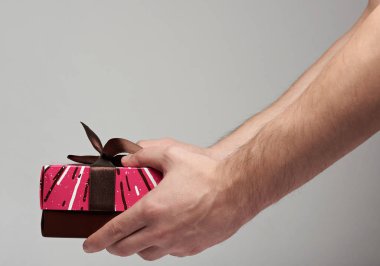 Renkli kırmızı hediye kutusu 