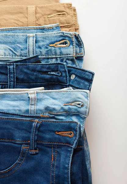 Primer plano de la parte superior de jeans — Foto de Stock